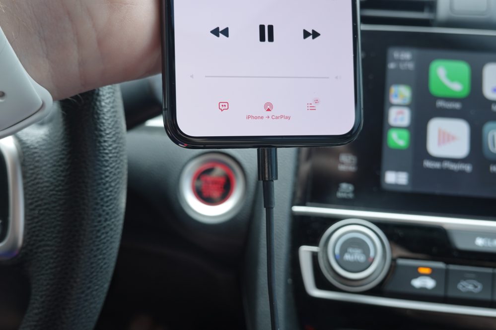 Cet adaptateur transforme le système CarPlay standard en un système sans fil, et fonctionne réellement 7 CarPlay filaire