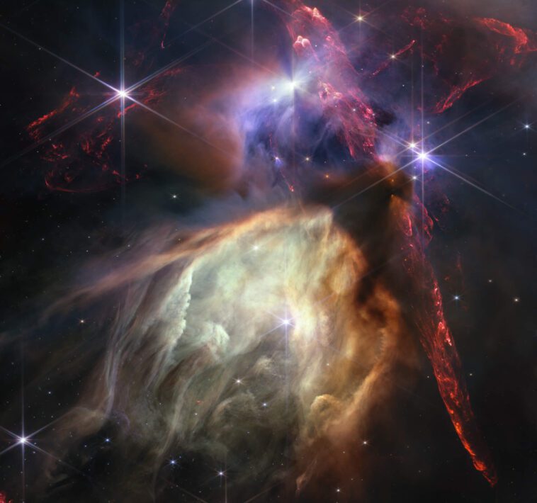 Le télescope Webb de la NASA fête son premier anniversaire en observant de près une pouponnière d'étoiles 1 NASA