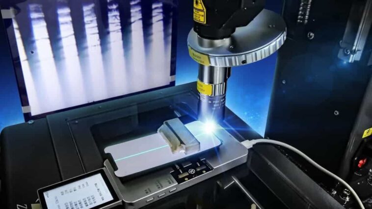 Dites adieu aux lignes vertes sur l'écran de votre téléphone grâce à cette technologie laser 1 Green Line laser technology