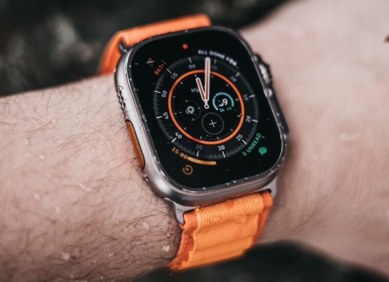 La deuxième génération de l'Apple Watch Ultra serait plus légère 1 Second-gen Apple Watch Ultra to shed some weight, leaker claims