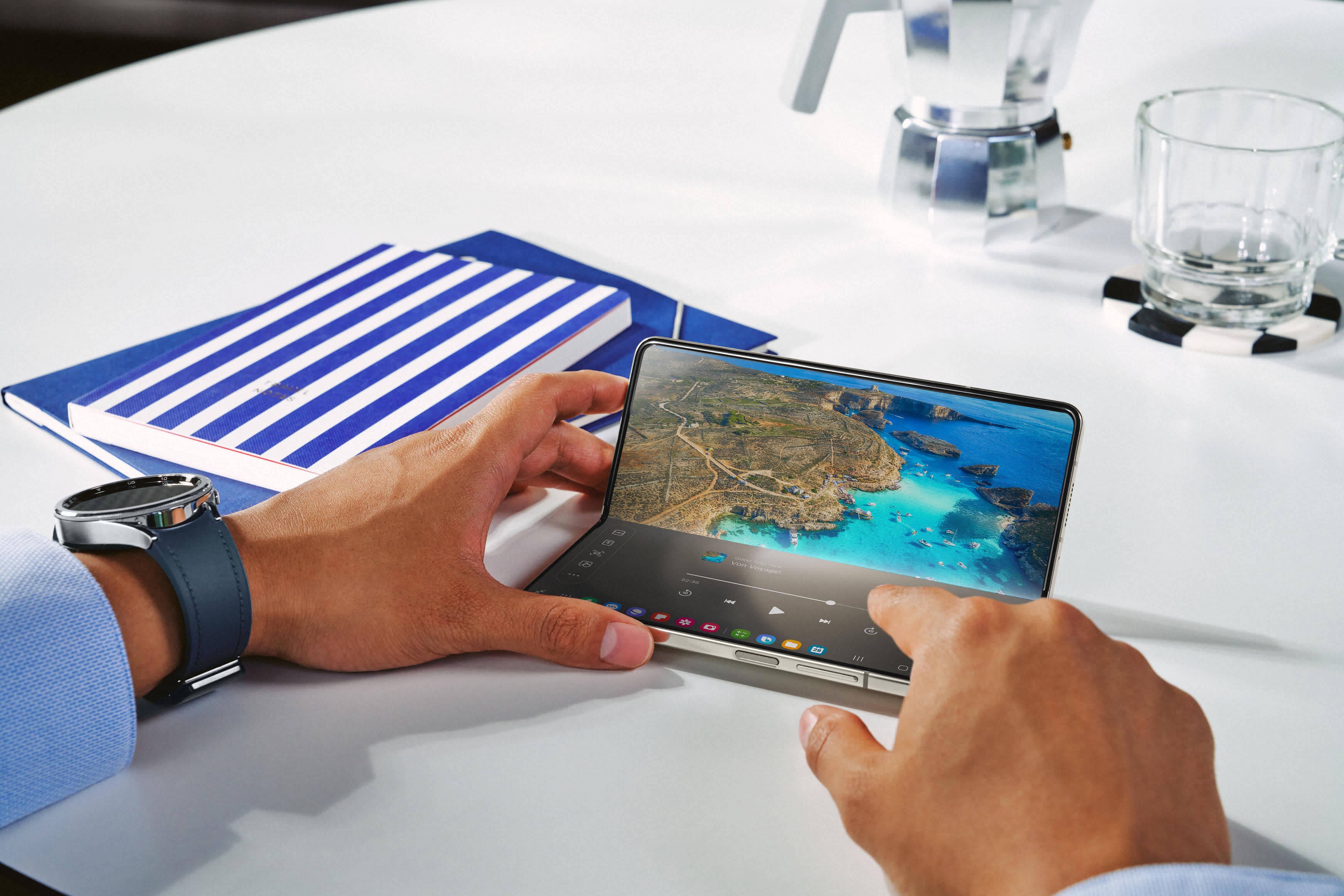 Les derniers téléphones Galaxy Fold et Galaxy Flip de Samsung veulent percer dans le grand public 5 1690390283 498 Les derniers telephones Galaxy Fold et Galaxy Flip de Samsung
