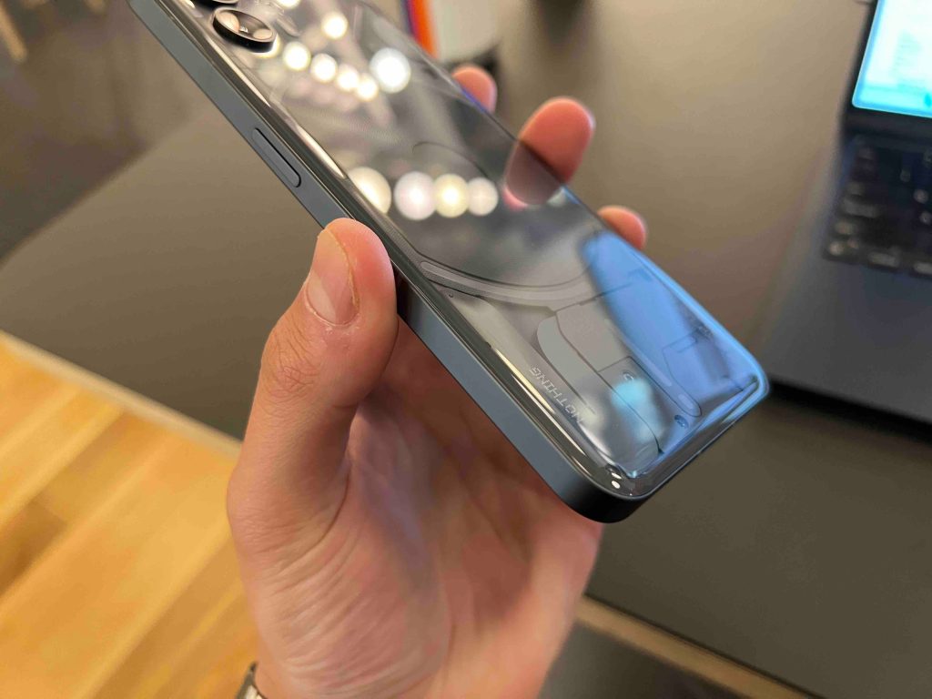 Comment le téléphone Nothing (2) pourrait donner un aperçu de l'iPhone 15 et au-delà 6 1690819699 361 Comment le telephone Nothing 2 pourrait donner un apercu de