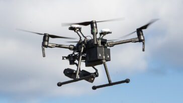 La police de New York envisage d'utiliser des drones pour diffuser des alertes météorologiques 12 New York City police plan to utilize UAVs for broadcasting weather alerts
