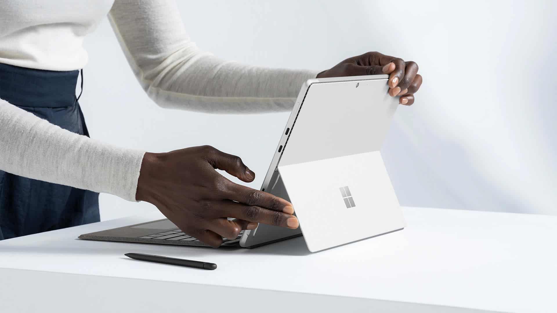 La tablette Microsoft Surface Pro 9 reçoit la mise à jour du firmware de juillet 2 Surface Pro 9