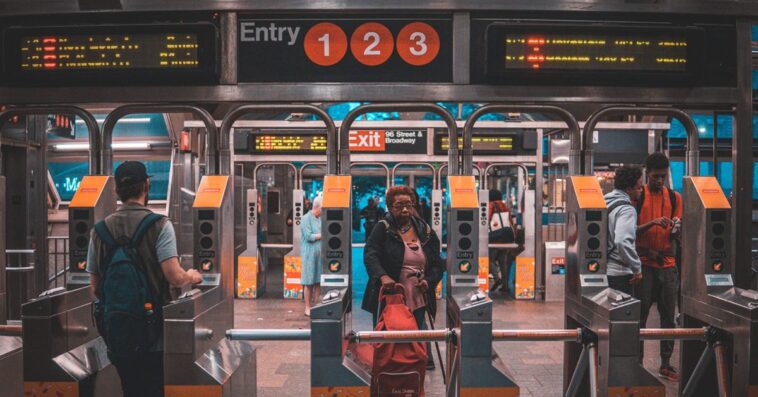 Les personnes malvoyantes pourront naviguer dans le métro de NYC grâce à une future application 1 Visually impaired people will be able to navigate NYC subway system with help of upcoming app
