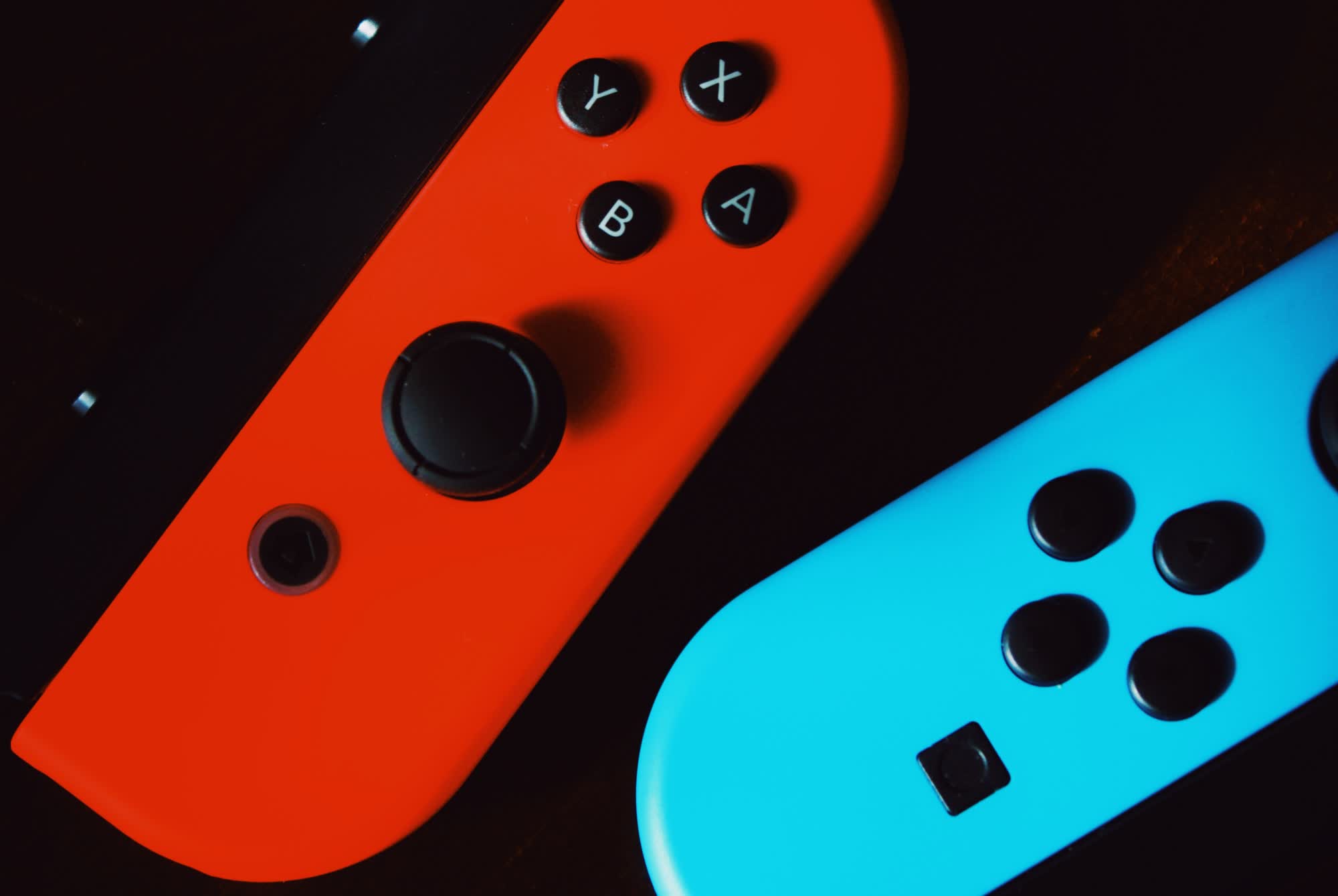Nintendo Switch overclocked and modded to run modern PC games