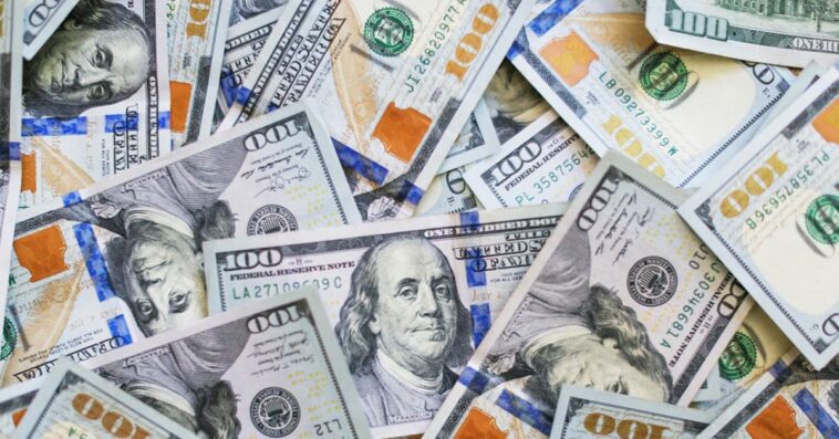 Procès d'un milliard de dollars contre Apple accuse l'entreprise de commissions "abusives" sur les ventes d'applications 1 Billion-dollar Apple lawsuit accuses company of ‘abusive’ commissions on app sales