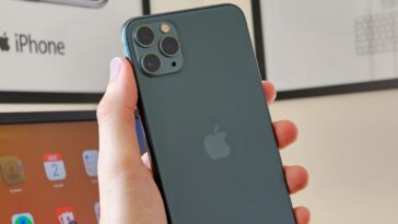 J'ai rétrogradé vers un iPhone 11 Pro Max – et il y a peu de choses que je regrette 21 I downgraded to an iPhone 11 Pro Max – and there’s not much I’m missing