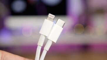 C'est vendredi, alors... est-ce qu'Apple envisage réellement de sortir 6 nouveaux iPhone USB-C ? 12 It’s Friday so… could Apple really be planning to release 6 new USB-C iPhones?