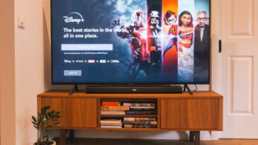 Disney+ augmente son prix d'abonnement de 27% et cible les partageurs de mots de passe 30 Disney+ is increasing its subscription price by 27%, will target password sharers