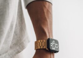 Color-coordinated Apple Watch faces could automatically match your band – or clothes