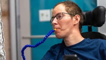Ça s'appelle RoboCup et maintient les utilisateurs de fauteuils roulants hydratés et indépendants 28 RoboCup