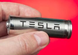 Nouvelle méthode permettant de recycler tout l'aluminium et 98% du lithium des batteries des véhicules électriques 44 Imagem de uma unidade das baterias dos elétricos Tesla que pode ser quase totalmente reciclada