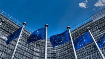 L'UE met en garde YouTube de respecter ses obligations en matière de modération de contenu 27 European Union