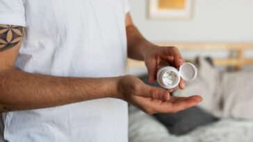 Les Britanniques sont les premiers au monde à tester une nouvelle pilule contraceptive masculine 7 Imagem ilustrativa de pílula anticoncecional masculina