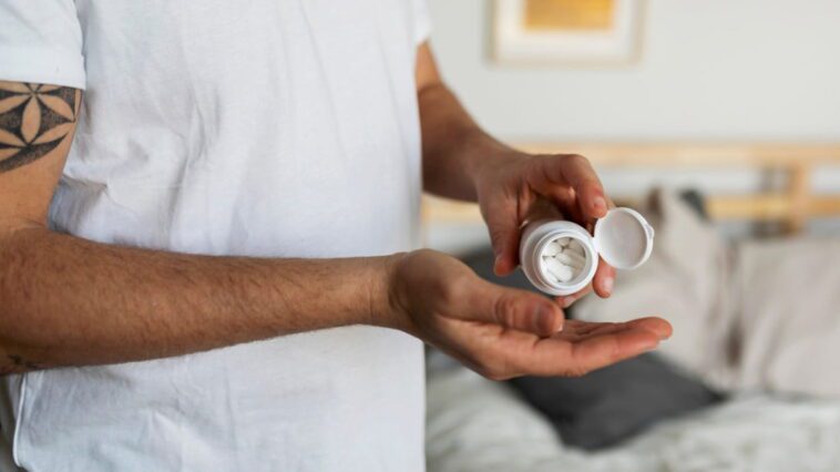 Les Britanniques sont les premiers au monde à tester une nouvelle pilule contraceptive masculine 1 Imagem ilustrativa de pílula anticoncecional masculina