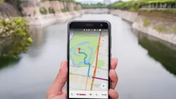 Découverte de la nouvelle fonctionnalité de Google Contacts : Suivi de localisation en direct pour les amis 26 Unveiling the New Feature in Google Contacts: Live Location Tracking for Friends