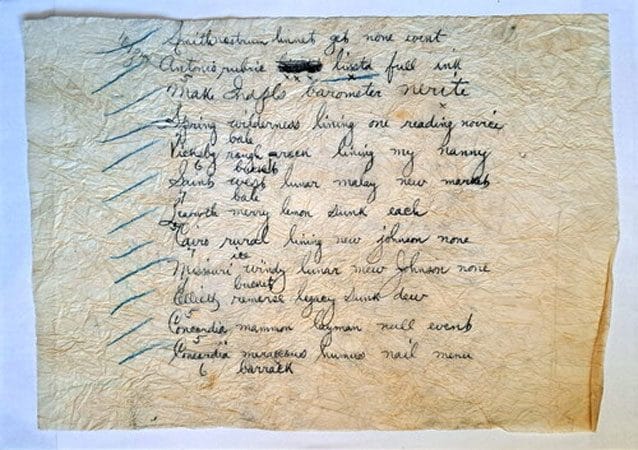 Un des deux billets trouvés dans la robe en soie / Crédit : Sara Rivers-Cofield.