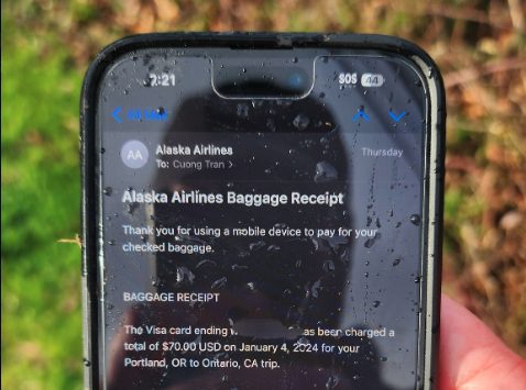 Comment un iPhone a-t-il survécu après être tombé de l'avion d'Alaska Airlines 1 Come ha fatto un iPhone a sopravvivere dopo la caduta dall’aereo dell’Alaska Airlines