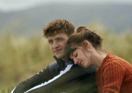 Tu peux regarder cette série en un week-end, et ne jamais l'oublier : c'est absolument incontournable 78 Puedes ver esta serie en un fin de semana, pero su recuerdo es para siempre: es absolutamente imperdible