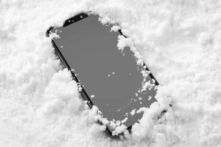 Qu'est-il arrivé au smartphone de la jeune fille de 16 ans morte de froid à San Candido 1 Cosa è successo allo smartphone della ragazza di 16 anni morta assiderata a San Candido