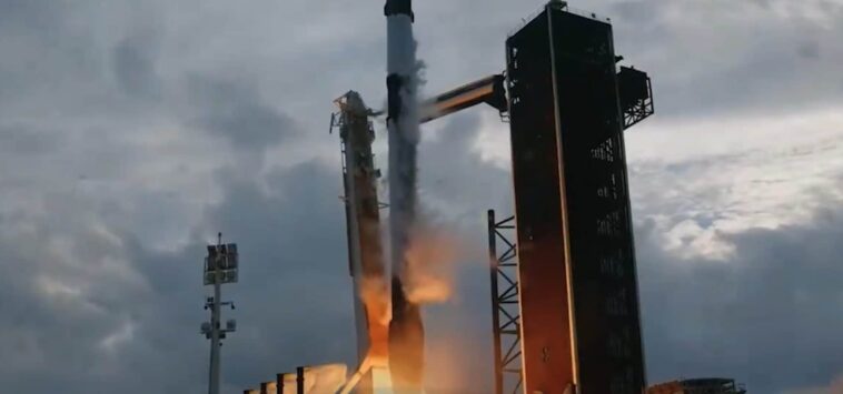 La mission Axiom-3 est partie dans l'espace, à bord il y a aussi un Italien : la vidéo du lancement 1 La missione Axiom-3 è partita verso lo spazio, a bordo c’è anche un italiano: il video del lancio