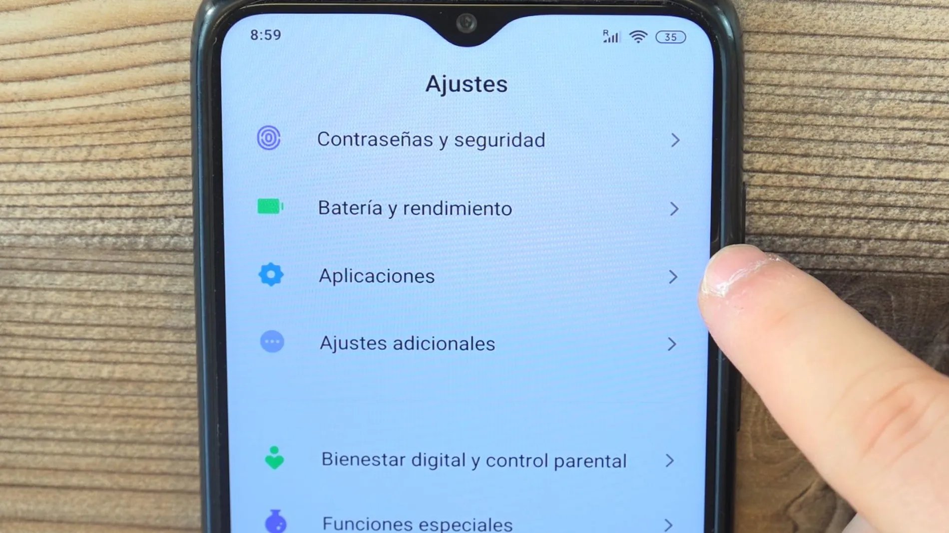 Comment installer des jeux directement sur la carte microSD du téléphone 3 Sous-menu des applications dans le menu Paramètres d'Android