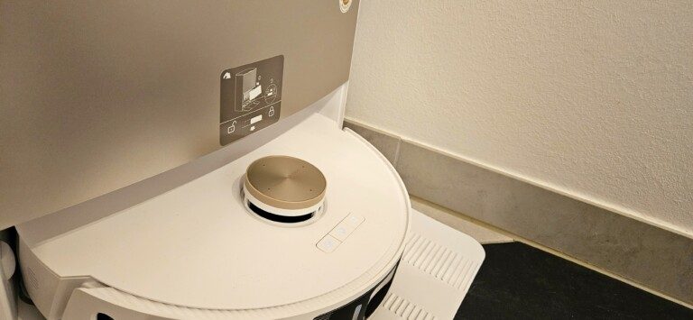 Les meilleurs robots aspirateurs et laveurs 2024 : Ils peuvent (presque) tout ! 2 Le DreameBot L20 Ultra nous a déjà convaincus lors de notre test. (Photo : Sven Wernicke)