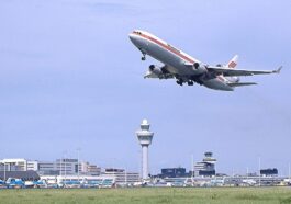 Quando comprare un biglietto aereo: c’è un mese e un giorno per trovare l’offerta migliore