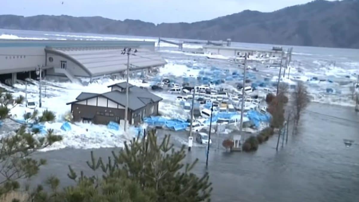 Qu'est-ce qu'un tsunami, comment se forme-t-il et pourquoi le Japon est-il si exposé au danger 2 Le tsunami qui a frappé le Japon en 2011