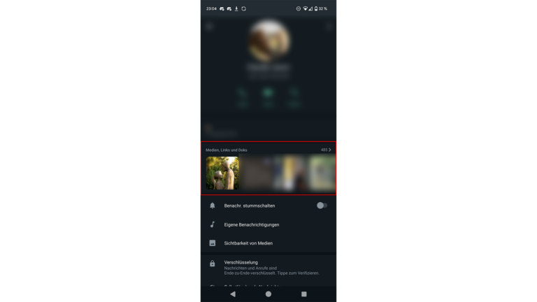 Trouver des médias, des liens et des documents dans WhatsApp : Voici comment faire 2 Den Zugangspunkt zur Mediensuche findest du in der Chatübersicht. (Eigener Screenshot)