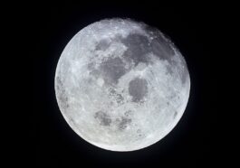La Luna si sta rimpicciolendo, cosa significa e perché la NASA dice che è un problema