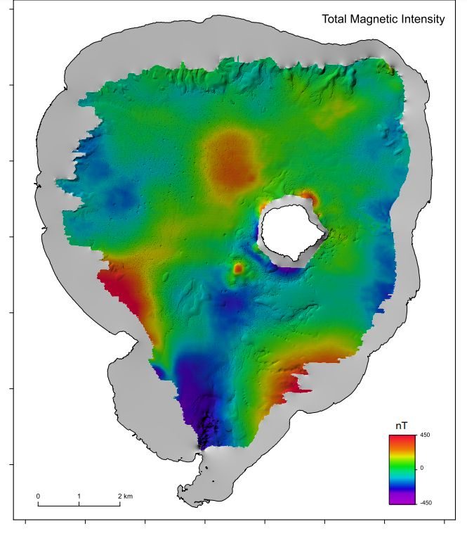 En Nouvelle-Zélande, il y a une grande "anomalie magnétique" et peut-être avons-nous compris pourquoi 3 Carte de l'intensité magnétique totale du lac Rotorua, en Nouvelle-Zélande. Dans la région méridionale du bassin, on observe une anomalie magnétique négative de plusieurs centaines de nanoteslas (nT), due à la présence de pyrite dans les roches volcaniques / Credit: GNS Science