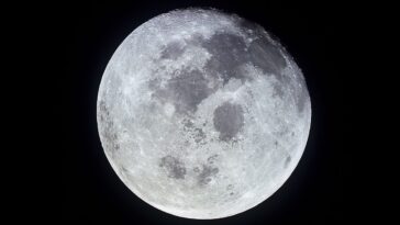 Sur la Lune, il y a un minéral jamais vu auparavant : la découverte dans un exemplaire recueilli lors d'une mission chinoise 23 Sulla Luna c’è un minerale mai visto prima: la scoperta nel campione raccolto da una missione cinese
