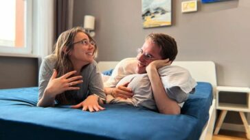 Utilise ChatGPT aux États-Unis pour parler avec 5000 filles sur Tinder : finit par rencontrer sa femme 14 Usa ChatGPT per parlare con 5000 ragazze su Tinder: alla fine incontra sua moglie