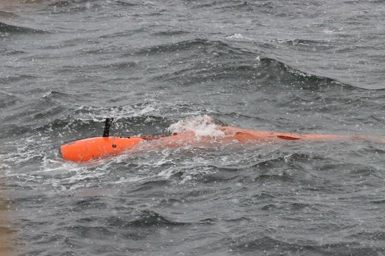 Ran, le véhicule sous-marin autonome (UAV), est programmé à l'avance puis envoyé pour de longs voyages sous les glaces de l'Antarctique / Crédit : Anna Wåhlin