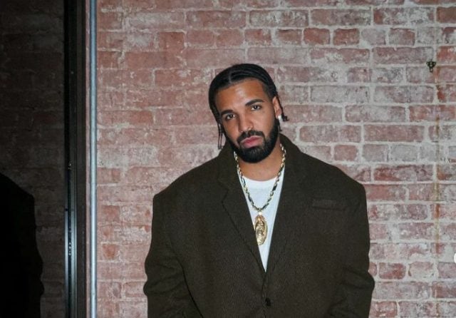 Il y a une vidéo pornographique de Drake qui circule depuis des jours sur X : personne ne parvient à l'effacer 1 C’è un video porno di Drake che gira da giorni su X: nessuno riesce a cancellarlo