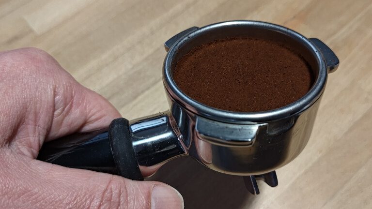 Tamis avec poudre de café