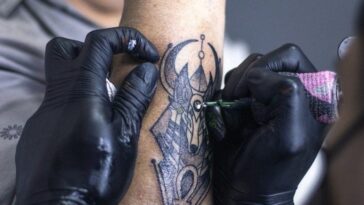 Antibiotiques et allergènes dans l'encre des tatouages : composés détectés dans 83% des cas aux États-Unis 6 Image