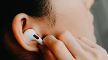 Apple pourrait équiper les Airpods de caméras alimentées par l'IA 27 Apple pourrait équiper les Airpods de caméras alimentées par l'IA