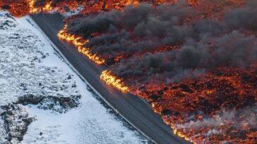 Éruption en Islande, le magma sous la ville de Grindavik s'est déplacé à une vitesse effrayante 3 Eruzione in Islanda, il magma sotto la città di Grindavik si è mosso a una velocità spaventosa