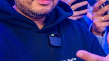 Humane AI Pin: premier aperçu de près du dispositif qui prétend remplacer votre téléphone portable