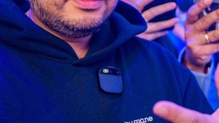 Humane AI Pin: premier aperçu de près sur le dispositif qui prétend remplacer ton téléphone portable 1 Humane AI Pin: premier aperçu de près du dispositif qui prétend remplacer votre téléphone portable