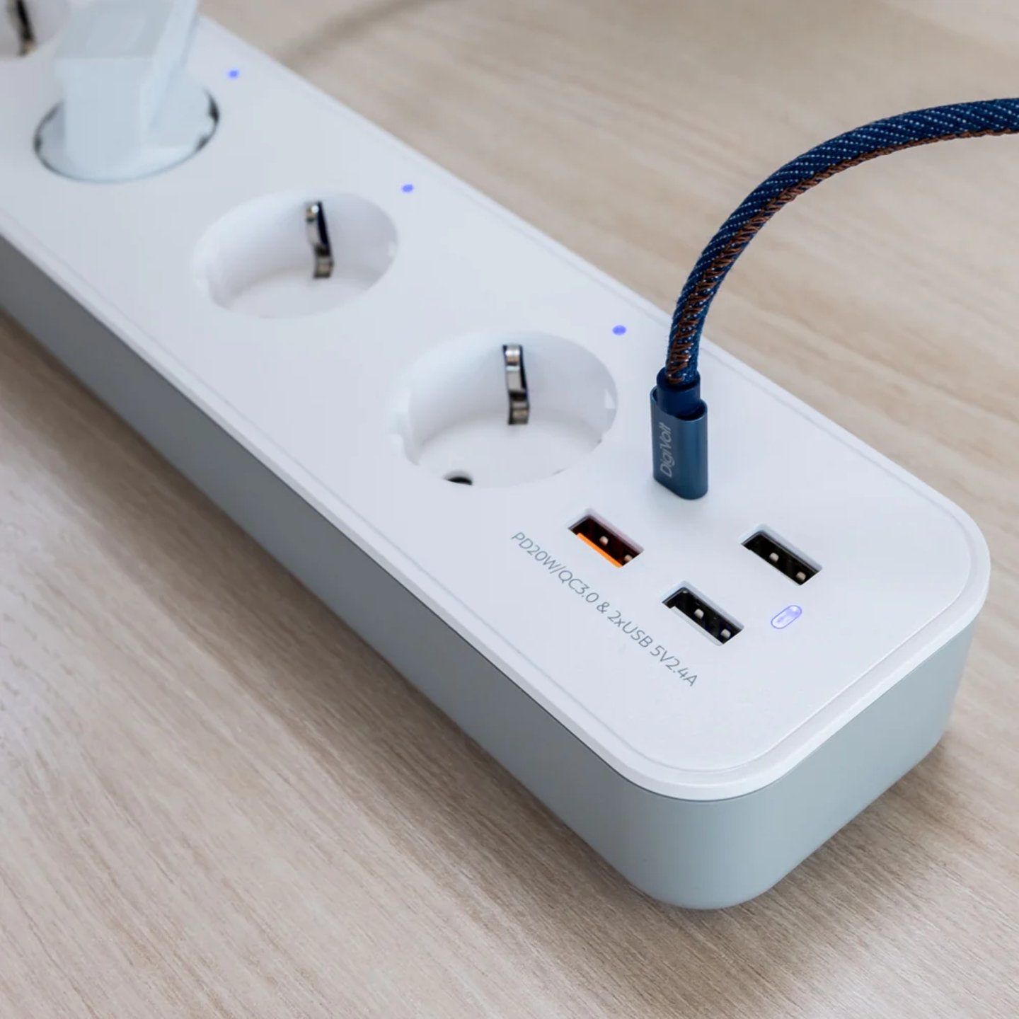 Que regarder lors de l'achat d'une multiprise pour la maison 5 Multiprise avec quatre ports USB.