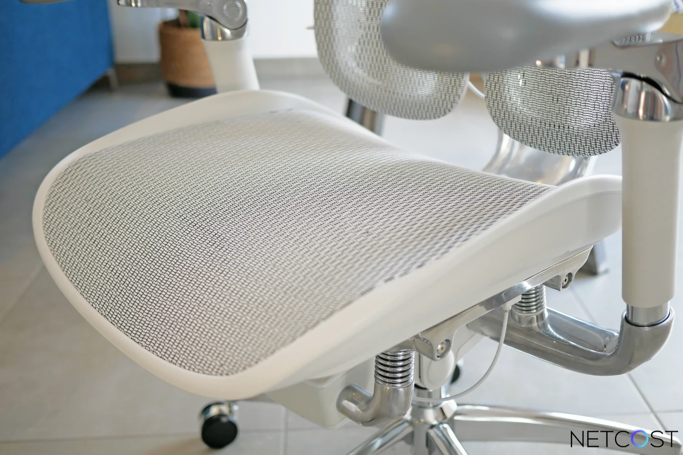 Sihoo S300 : Présentation et utilisation de la chaise ultra ergonomique et futuriste 21 Sihoo Doro S300 Ergonomic Office Chair Reviews Netcost (27)
