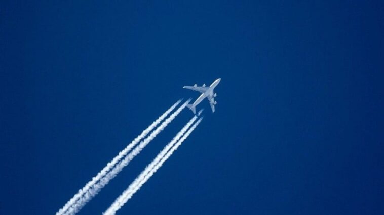 Vingt extrêmes transforment 5 avions de ligne en "faux" jets supersoniques à 1 300 km/h : comment est-ce possible 1 Image