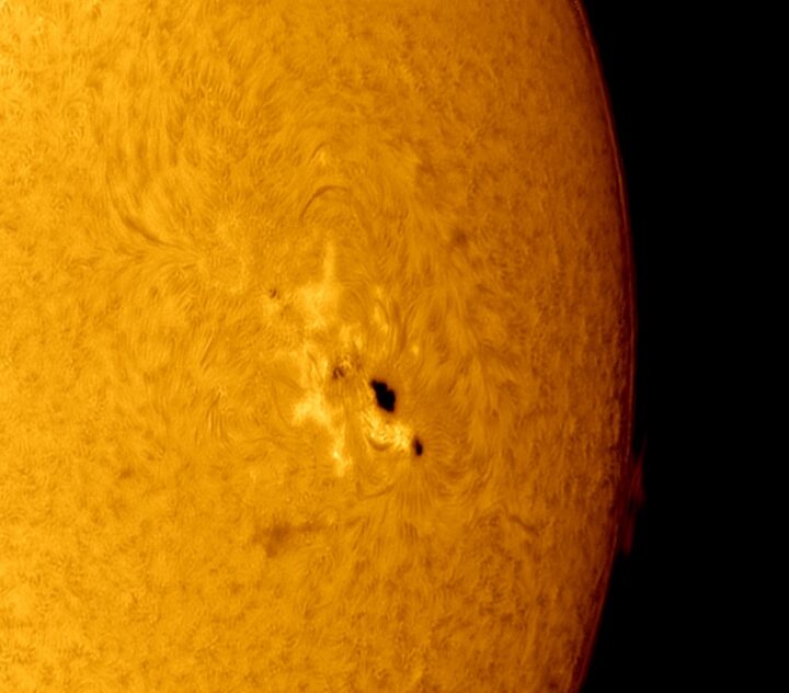 Photographies de la tache solaire AR3590 montrent qu'elle est la plus grande du Cycle Solaire 25 8 1709496353 237 Photographies de la tache solaire AR3590 montrent quelle est la