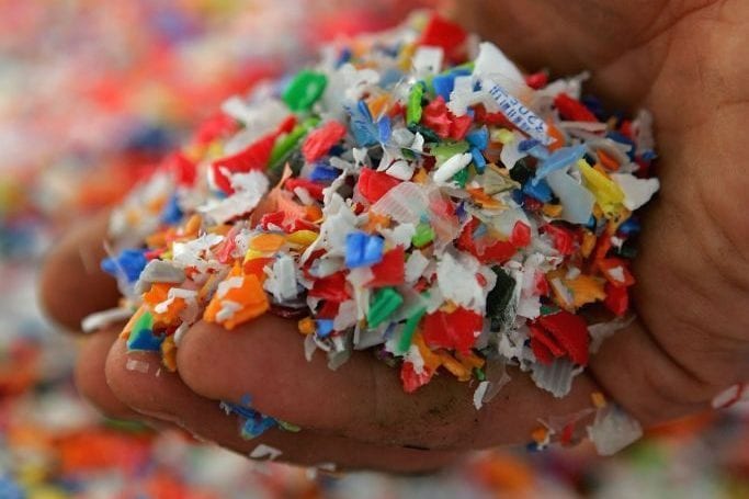 Découverte de plastique dans la graisse des artères obstruées : risque d'infarctus, d'AVC et de passage 3 Image