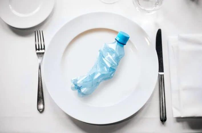 Découverte de plastique dans la graisse des artères obstruées : risque d'infarctus, d'AVC et de passage 4 Image