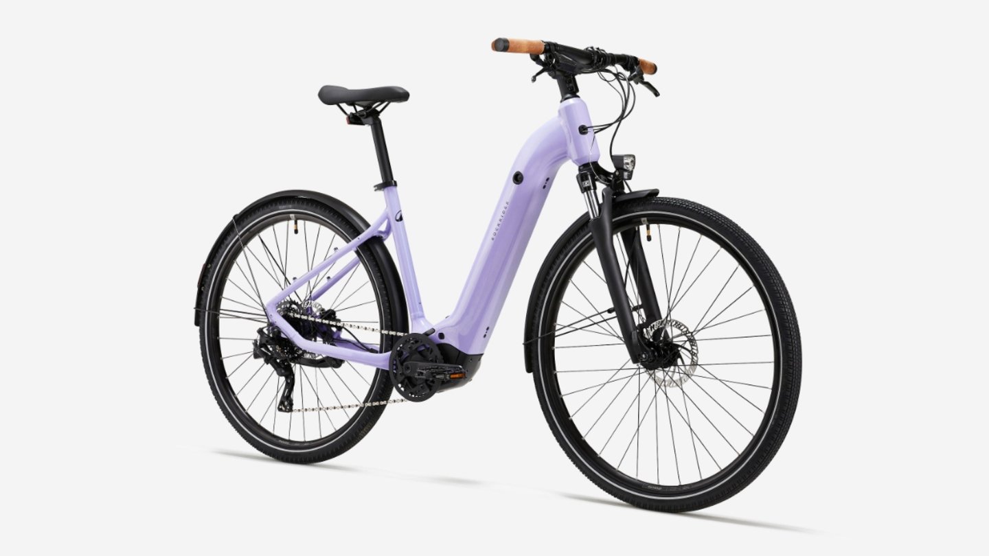Décathlon lance en vente le Rockrider E-ACTV 500, un vélo électrique qui n'est pas à la portée de toutes les bourses 4 Decathlon Rockrider E-ACTV 500 en couleur violette